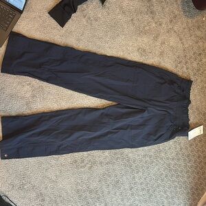 Athleta high rise Trekkie pant NWT!